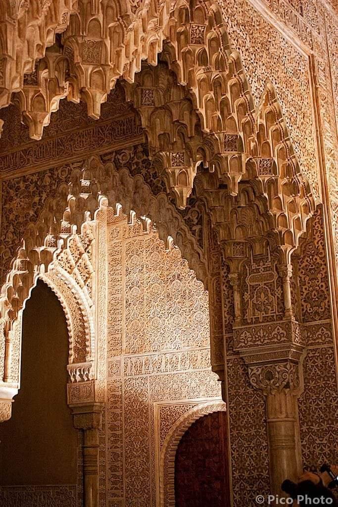 Andalous711's tweet photo. "لو نزعنا الجص عن جدران كنائسنا،لوجدنا تحته كتابات مُذهبة باسم الله بحروف كوفية،ولو خدشنا بالأظافر بشرتنا الأوروبية الصفراء، لبرز لنا تحتها لون بشرة العرب السمراء،إن قوميتنا الغربية هي العرض الظاهر،أما القومية الشرقية فهي حقيقتنا الخالدة".

​المستشرق الإسباني فرانسيسكو كوديرا https://t.co/nATIZBPVBt