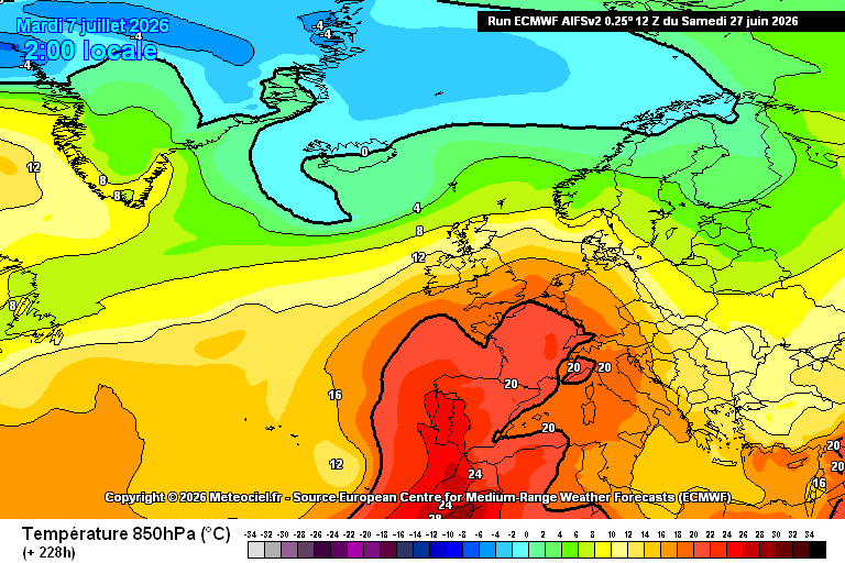 ExtremeMeteo's tweet photo. L'évolution des modélisations est très défavorable depuis 48 h, entrevoyant de plus en plus le retour des très fortes chaleurs dès le week-end prochain notamment à l'ouest et au sud. 

Ma tendance formulée ici même il y a 48 heures, est très mise à mal car j'entrevoyais plutôt des températures très chaudes pas avant la mi-juillet. Faut reconnaître que l'analyse n'a pas été bonne. (voyant mal l'évolution des ondes et paramètres sur tout début juillet soit d'ici quelques jours)

L'évolution des paramètres (MJO-GWO-BSISO) montre bien ce soir qu'un dôme de chaleur est de nouveau très probable à l'horizon du 6-7 juillet. 
Reste à affiner notablement son emplacement exact, le centre de gravité a de bonnes chances d'être une nouvelle fois sur l'ouest du pays. Reste à voir aussi son amplitude en direction de l'Europe du nord-ouest.

Certains modèles sont vraiment inquiétants ce soir !
