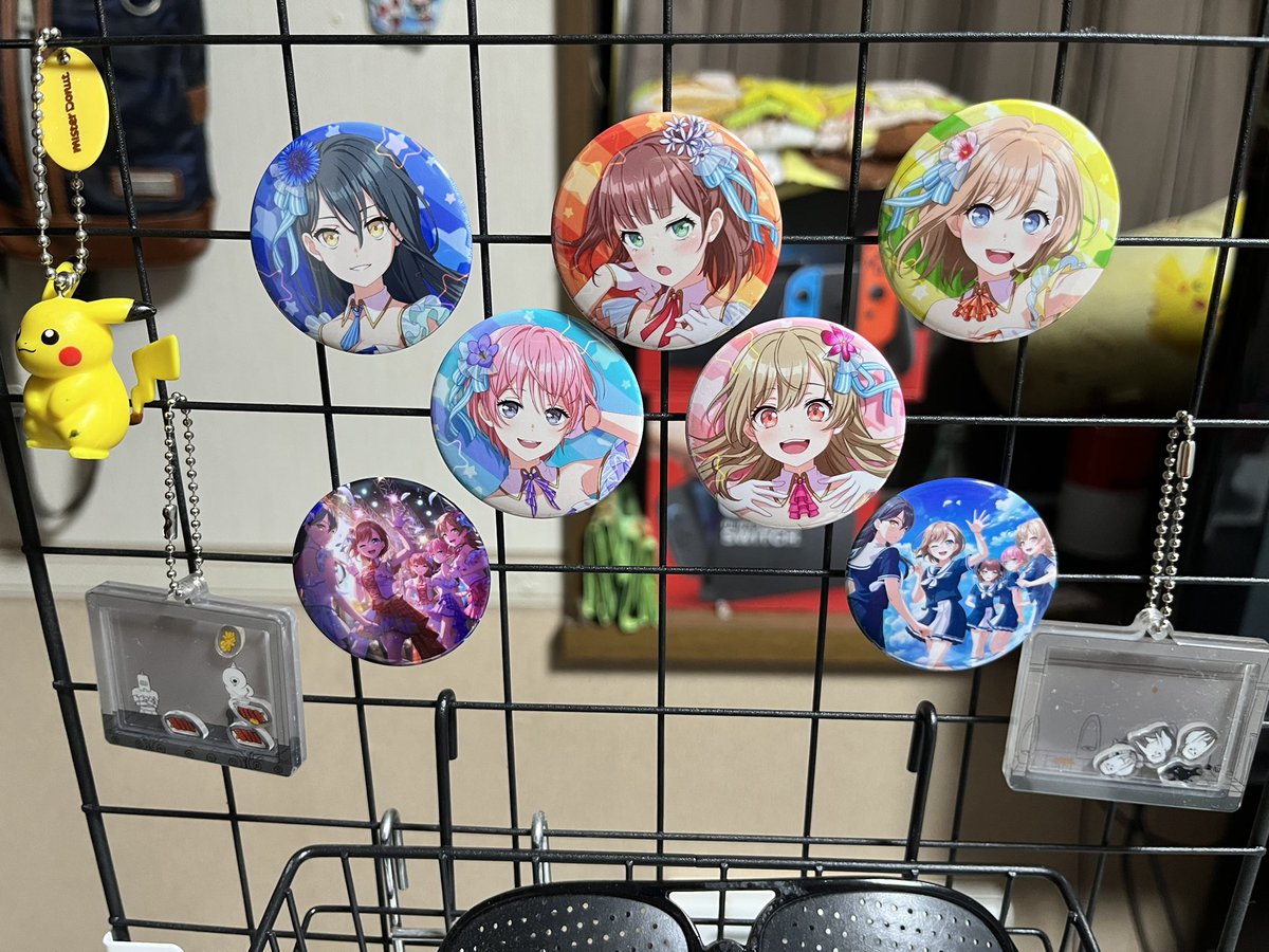 わーい！！アクスタに続いて缶バッチも！！しかもメンバー大集合
