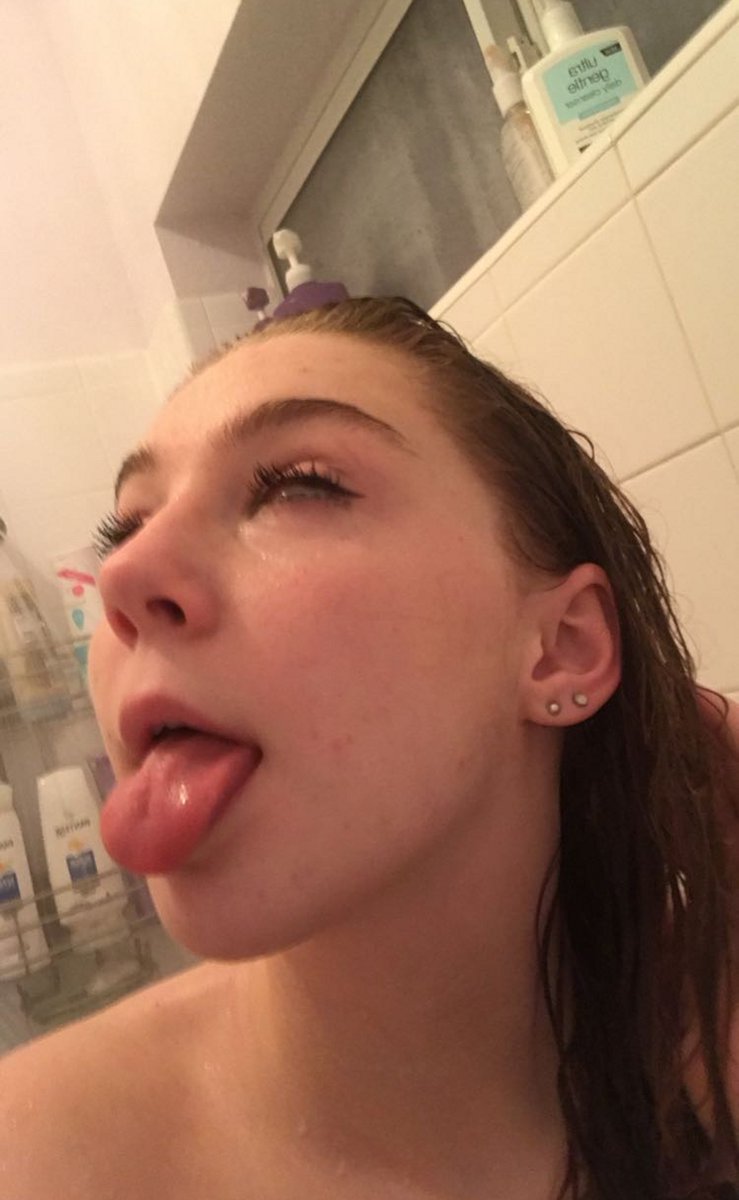 sobazou's tweet photo. Deleting in 12 hours, but whoever writes hi, I'll show you pussy 💦 https://t.co/NcG5DA5NXS