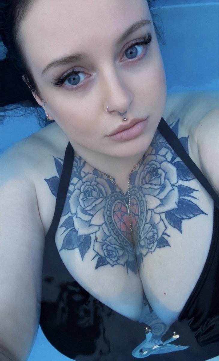 afterdark_club_'s tweet photo. #throwback
Letztes Jahr, Urlaub in Wien. 
Pool.. Ich will zurück. 🥺 https://t.co/dHlVNTZjtF
