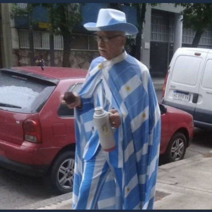 itswiftrp's tweet photo. benjamín es literalmente este meme d envuelto en patria https://t.co/2lqReBsg9j