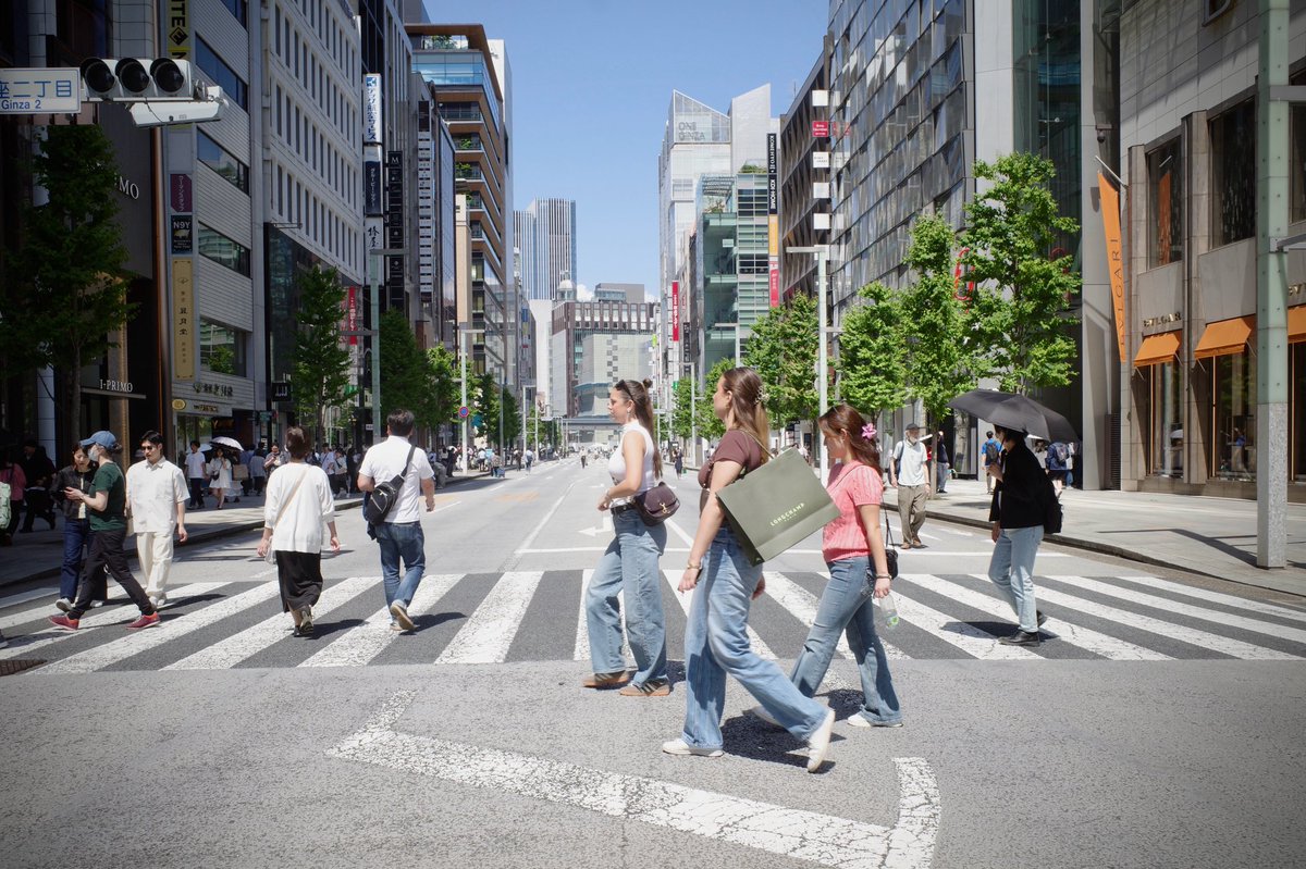 em_794828's tweet photo. よく晴れた日の歩行者天国で https://t.co/CAwNWpGr4K