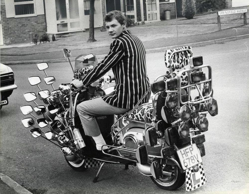 ComputerLove_'s tweet photo. 17-year-old school leaver showing off his customized Vespa scooter, which has 34 mirrors and 81 lights. https://t.co/DtBVKJ3Iqh