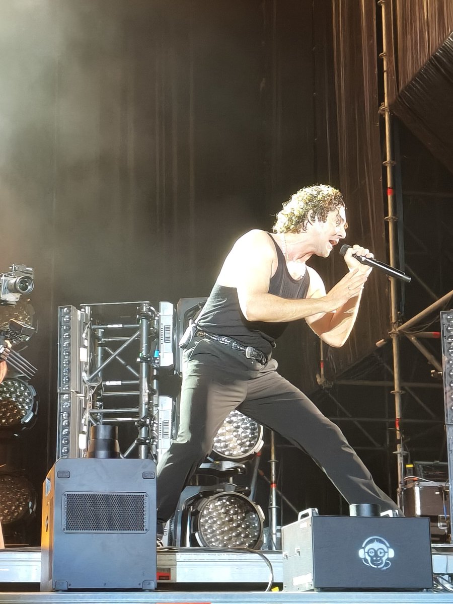 elyposti's tweet photo. Muchas gracias @davidbisbal por una noche inolvidable! Un formato nuevo, pero la energía de siempre! Qué bonita manera de revivir tantos momentos y a la vez, crear nuevos recuerdos 💖 https://t.co/8yw6pP712G