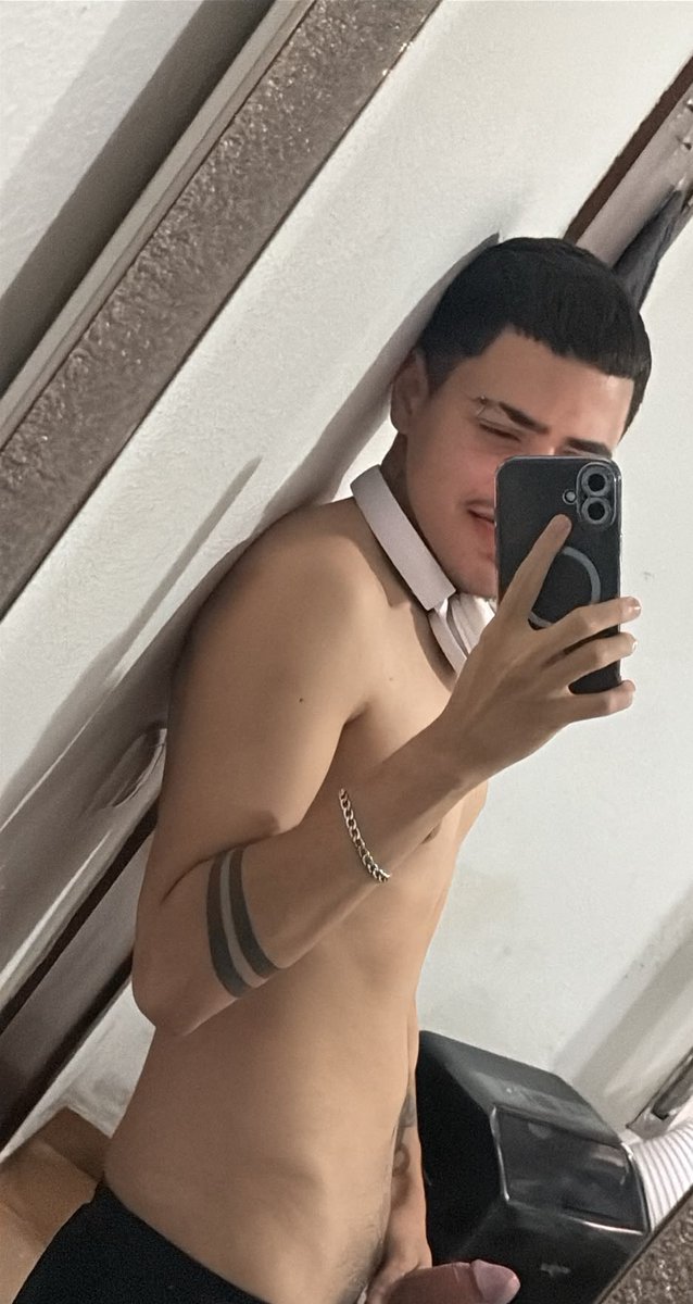 SecretCsr's tweet photo. Busca-se Dono https://t.co/hbORKOQBtv