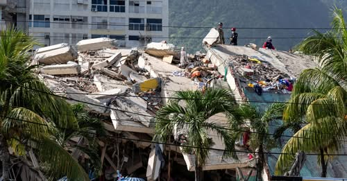 TheNancyRoc's tweet photo. Le temps presse pour retrouver des survivants 72 heures après le double séisme au #Venezuela dont le bilan continue de s’alourdir : 1430 morts et plus de 50 000 disparus, alors que l’aide humanitaire internationale monte en puissance sur place.#AFP https://t.co/UsMysNjN1A