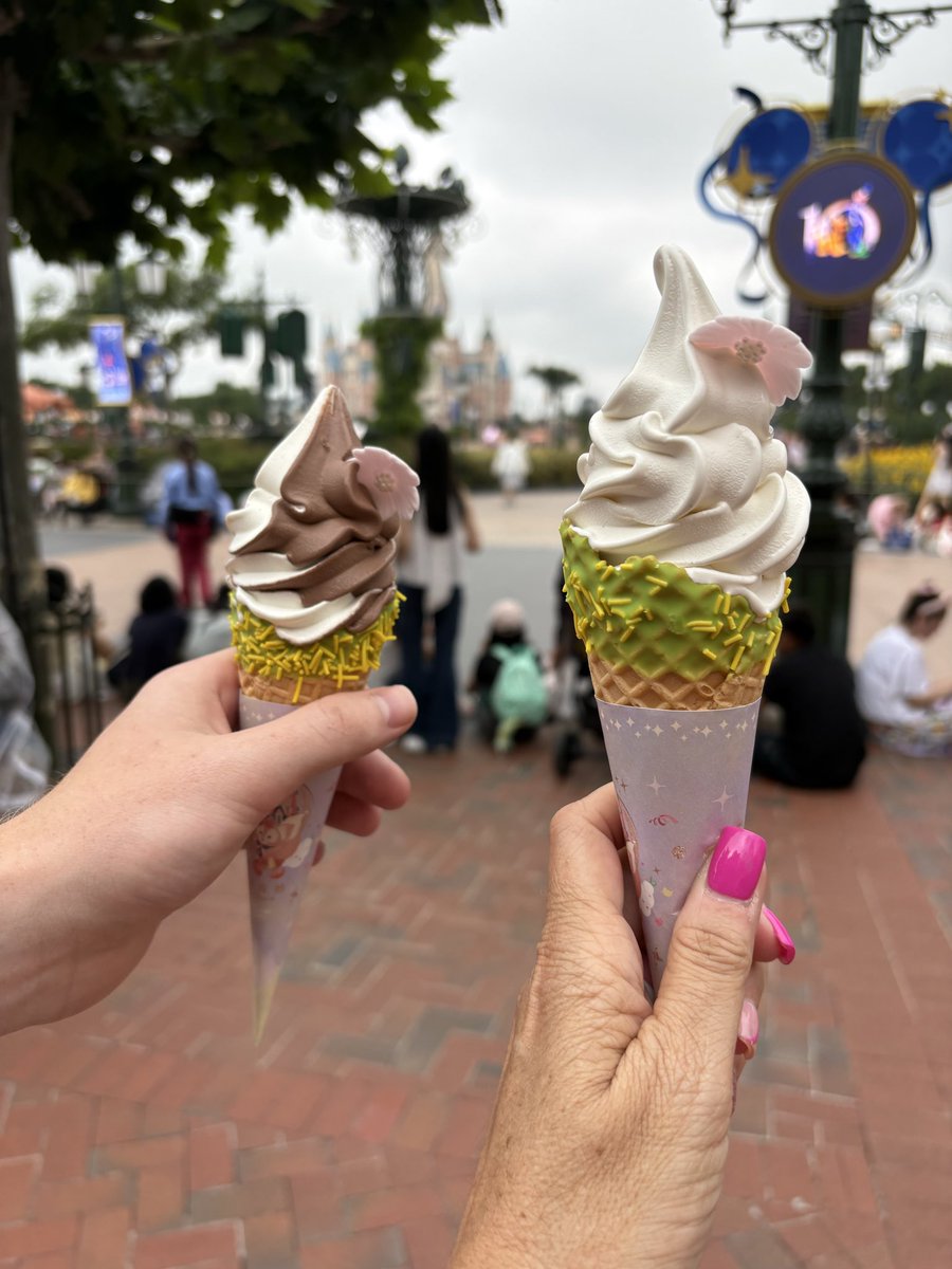 Linsey_Woolsey's tweet photo. Shanghai Disneyland https://t.co/BZsSl43iMt