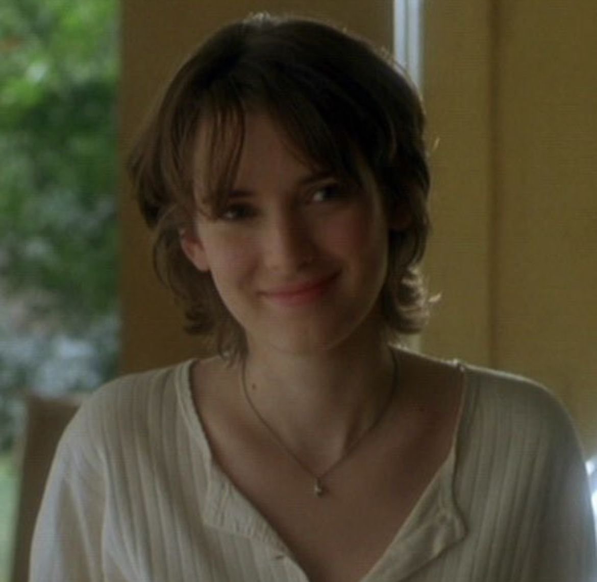 Starsofthemoons's tweet photo. have we ever considered young winona as willow byers https://t.co/leWOkLnOYA