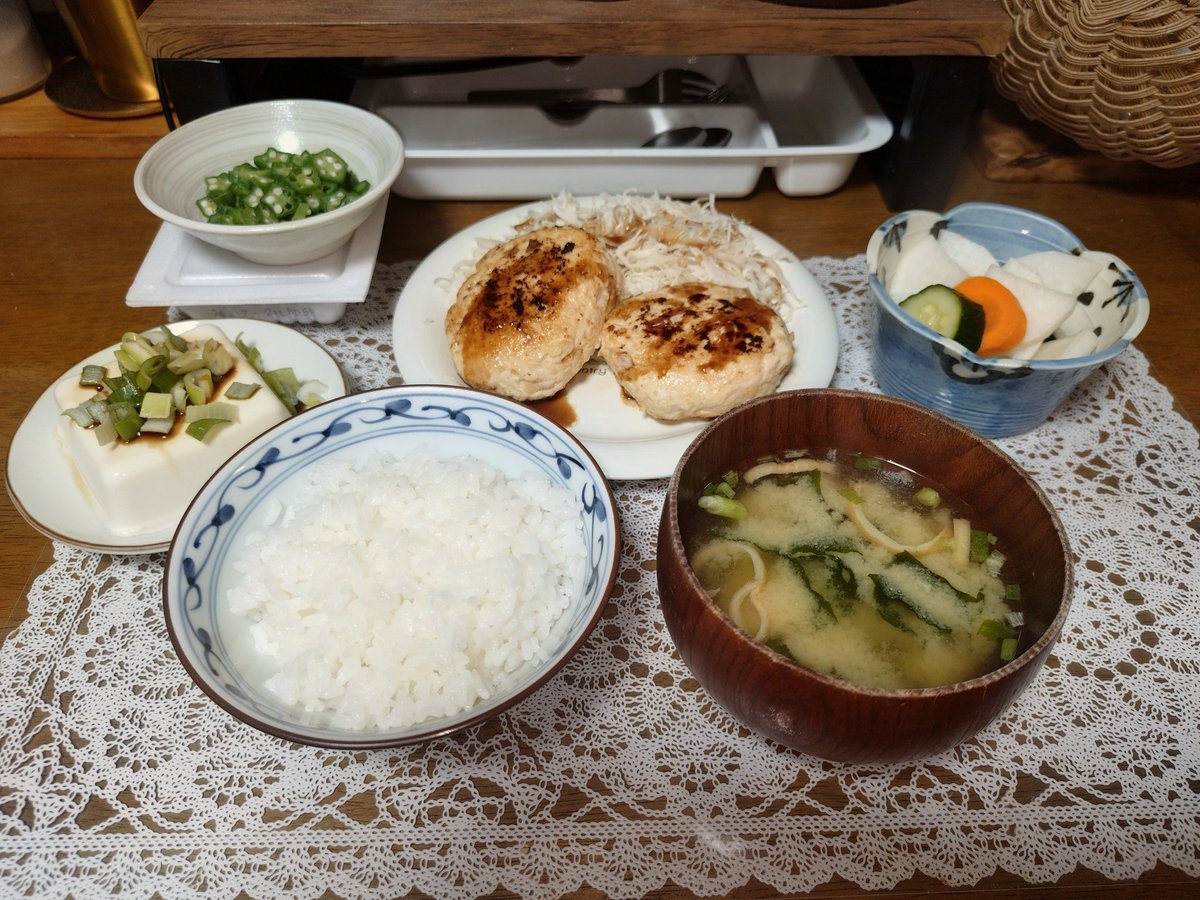 keyt203's tweet photo. あさごはーん🍚
鶏むね肉のハンバーグ〜 https://t.co/j1pHN42Y5J
