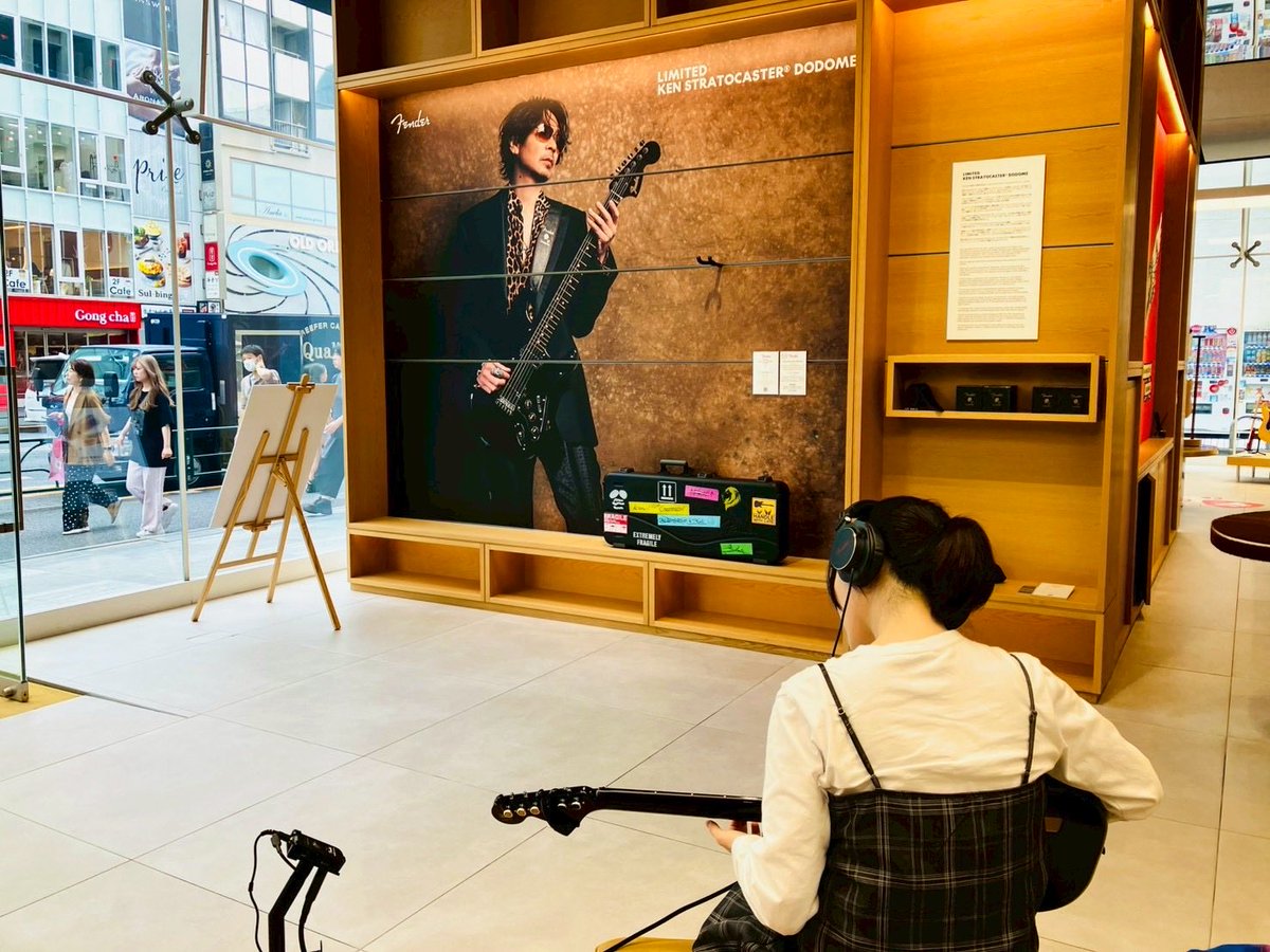 MamiChansakura's tweet photo. 初めてFenderに行ってきました！
幸せ空間でした…♡☺️🎸

#kenちゃんごっこ https://t.co/UuYZQX9qgl