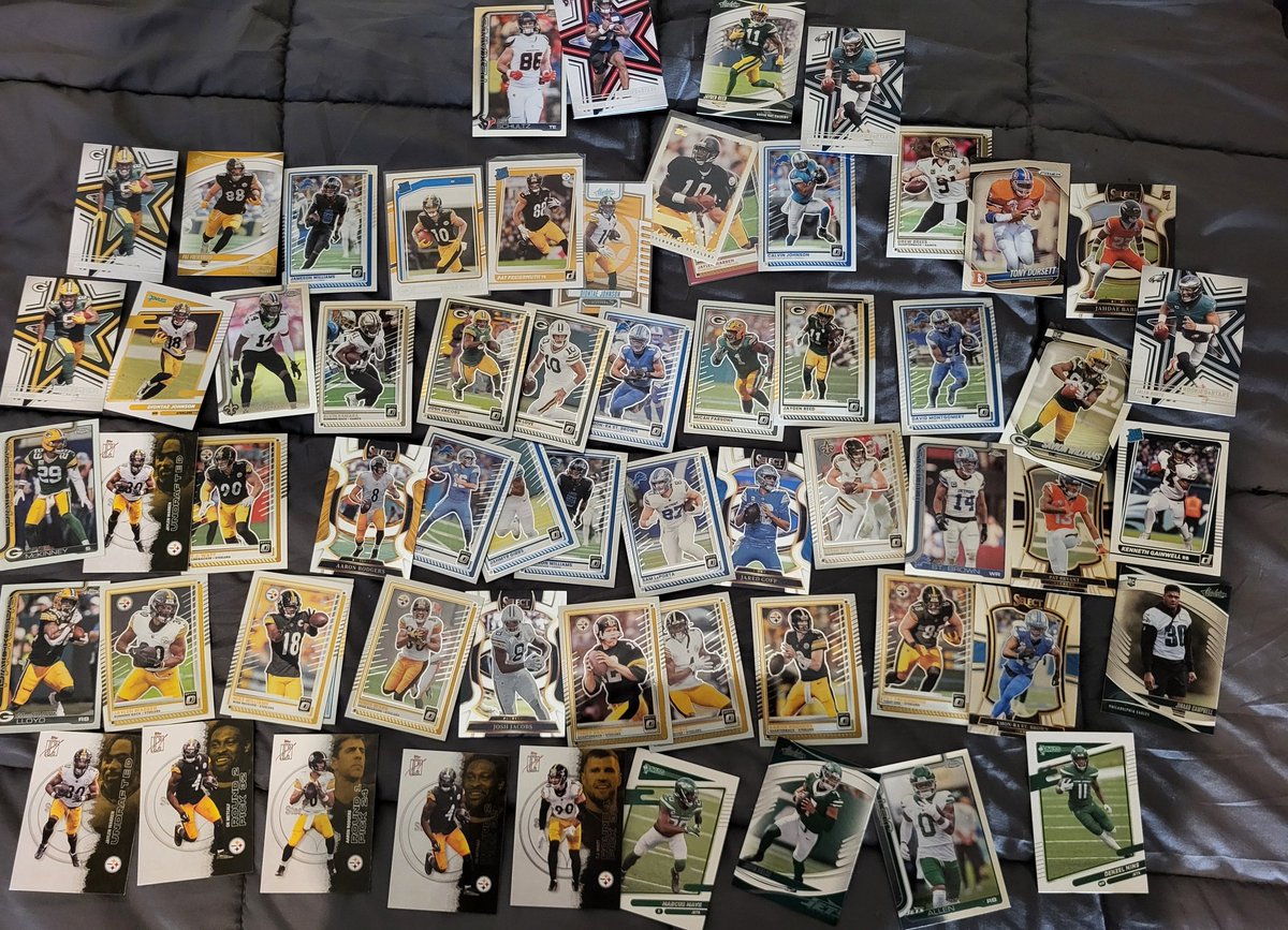 PJHofer07's tweet photo. Another massive mail day from the GOAT who is also a dawg. Thanks to the greatest @trading_dawg https://t.co/DfHh14s6py
