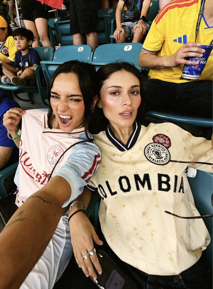madnesscache's tweet photo. mis colombianas favoritas por siempre 💘 https://t.co/Y0K52QkfRB