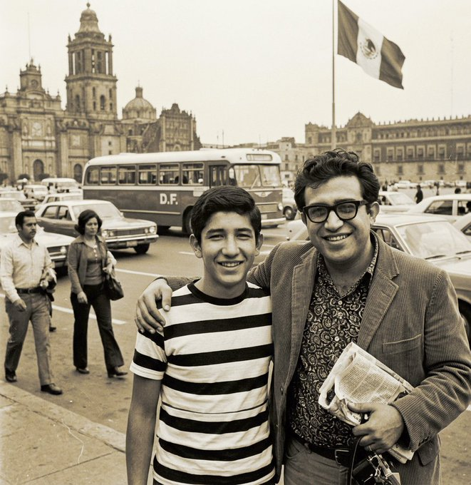 t9ignacio's tweet photo. @Melissa_Bely A consentimiento expreso de @Claudiashein #MONSIVAIS se pasó por las armas a @lopezobrador_ Lo agarro chamaquito!Típico esquema del abusador mayor.Pero hay algo, dice #MONSI "que él haría todo por dinero" luego entonces @lopezobrador_ se vendió o se prostituyó. Típico 😐🫤 🙄 https://t.co/kbgskHGOwI