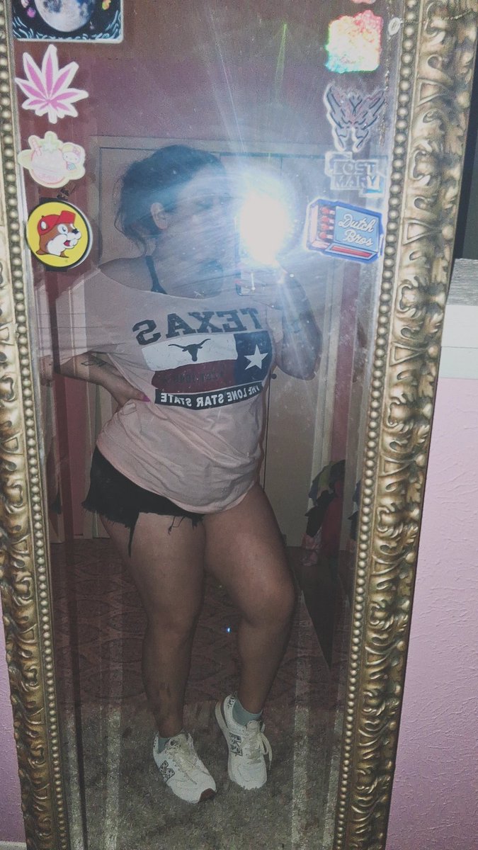 urfavguera's tweet photo. Where my content buyers 🥺👀 #sellingcontent #buyingcontent𝗠𝗘𝗦𝗦𝗔𝗚𝗘 #thicklatina #newmenu https://t.co/Xv547cWRnI