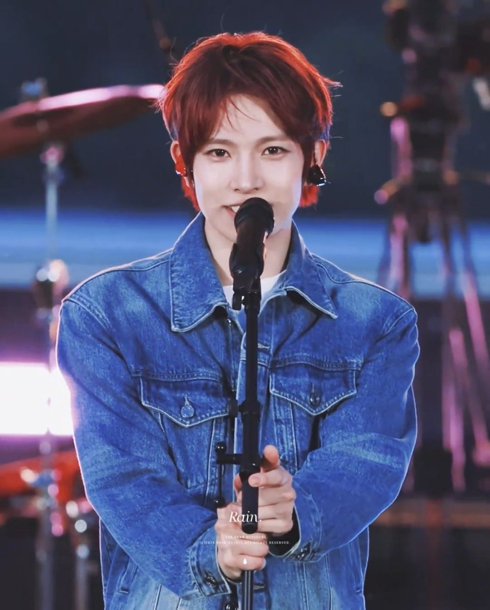 girl1evan's tweet photo. heeseung yesterday 🎀        heeseung today💥 https://t.co/pTVriB9wdj