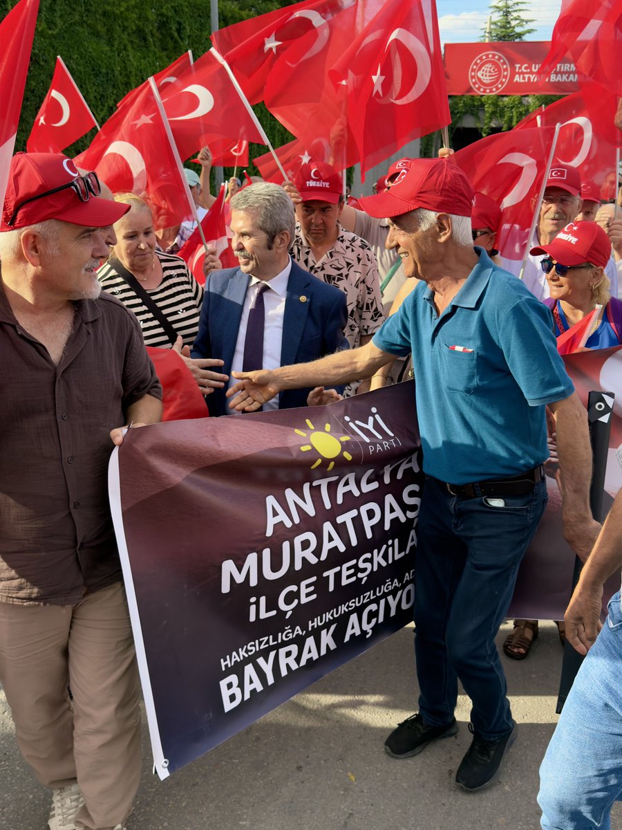Feridun_Bahsi's tweet photo. Bugün saat 18.00’den itibaren Tandoğan’daydık…
Yüzbinlerin katıldığı #BüyükAnkaraMitingi’ni gerçekleştirdik
Adaletsizliğe, ihanete, cumhuriyet düşmanlarına, Atatürk düşmanlarına karşı toplandık…
#BayrakAçıyorum https://t.co/TIn6CpUG2r