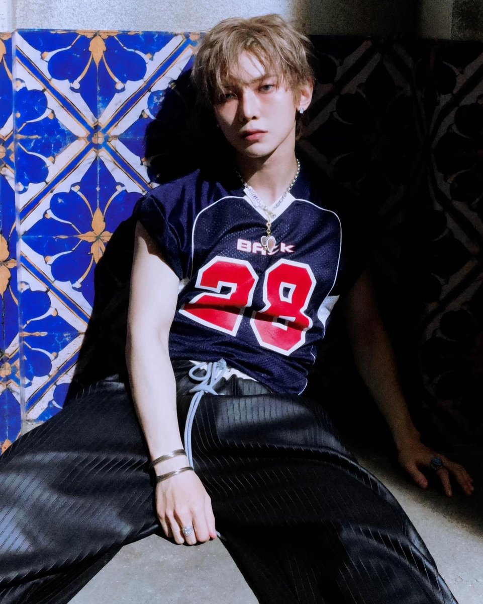 KangYeosangFr's tweet photo. KANG YEOSANG OMG !!!! WOW!!! AAAH!! https://t.co/Fj9Aptx8dN