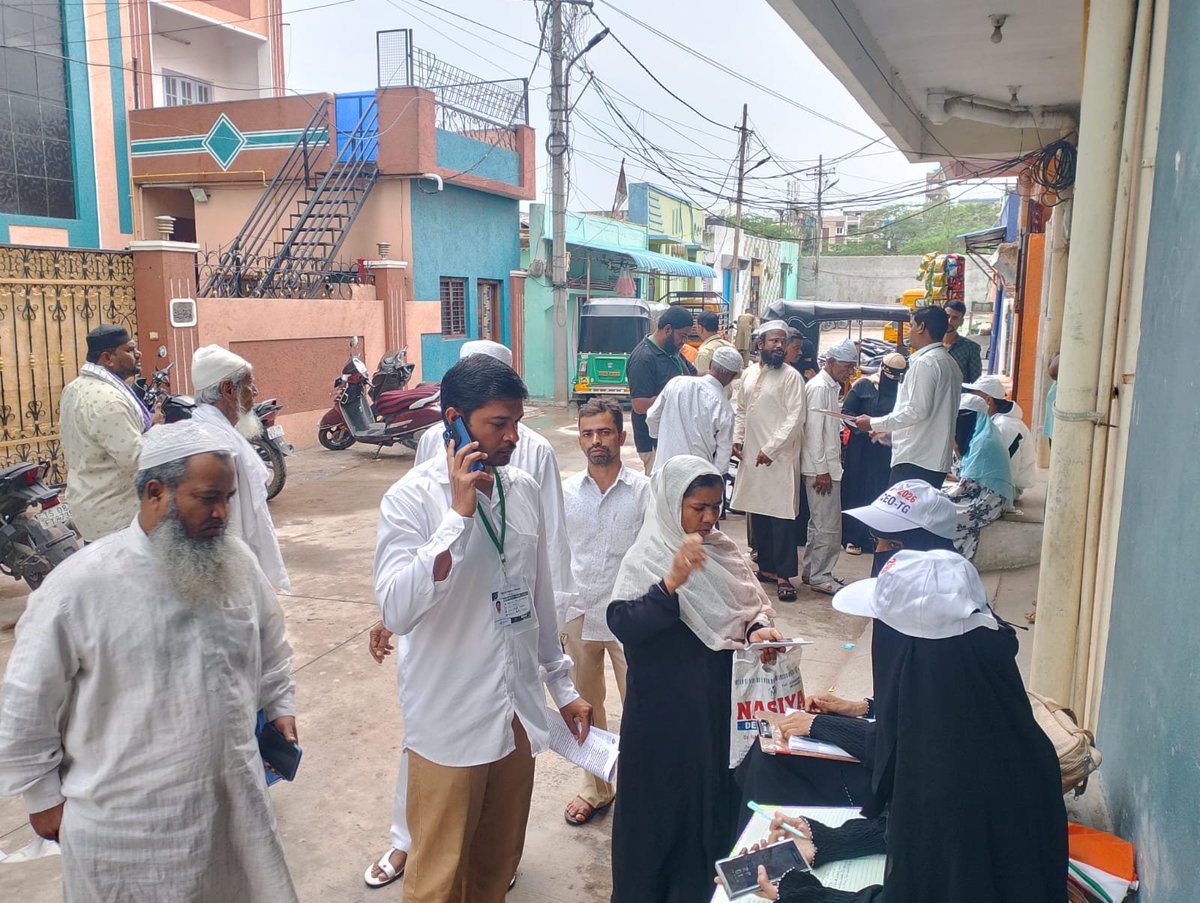 Im_SyedAzhar's tweet photo. AIMIM Allapur Division team, comprising Sd Owais and Hamed Khan, participated in the SIR Form Distribution Programme held in Safdar Nagar. The Kukatpally Zonal Commissioner, Ero Mayank Singh IAS, Attend This Program.@asadowaisi https://t.co/WbwUn3Mxg4