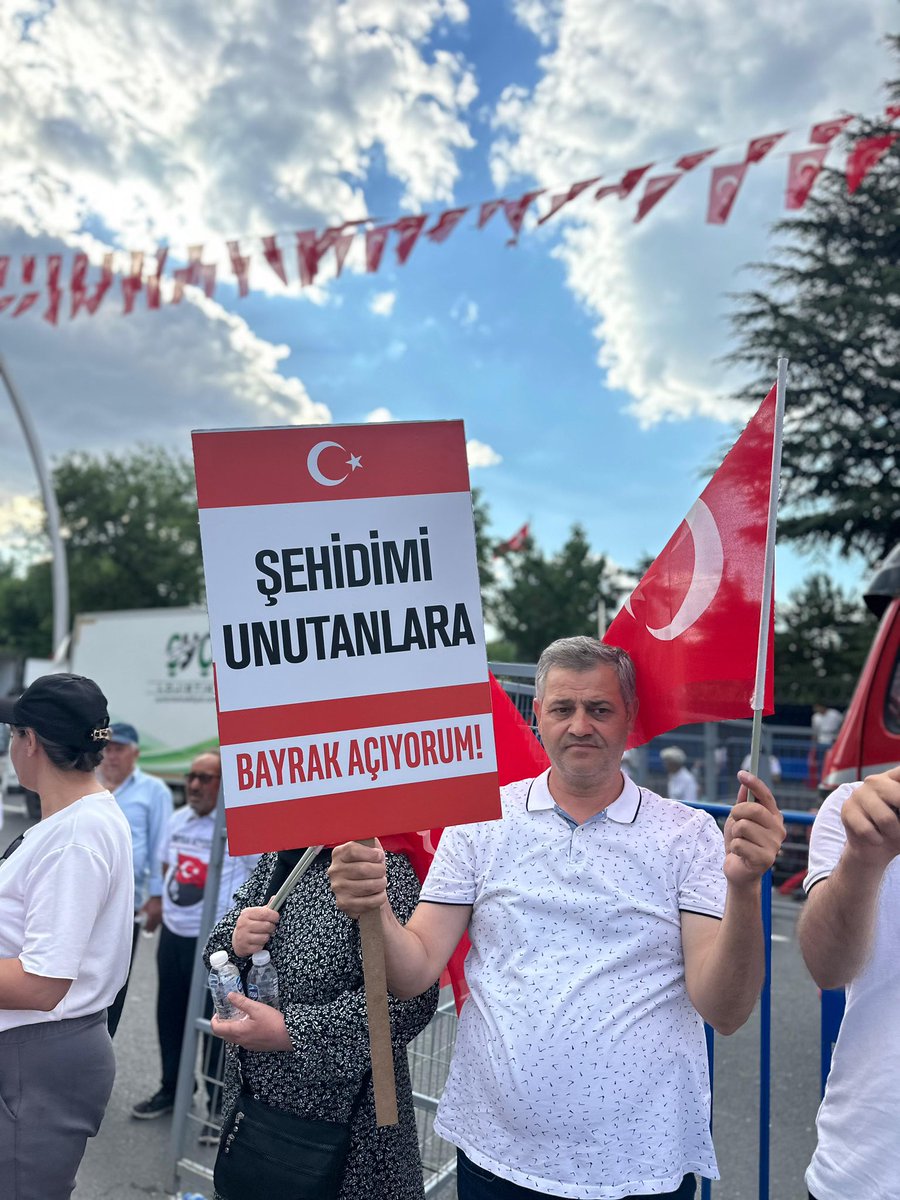 bir__der's tweet photo. Ankara’da düzenlenen “Bayrak” mitinginde BİRDER olarak yerimizi aldık. https://t.co/esLQd4O91B