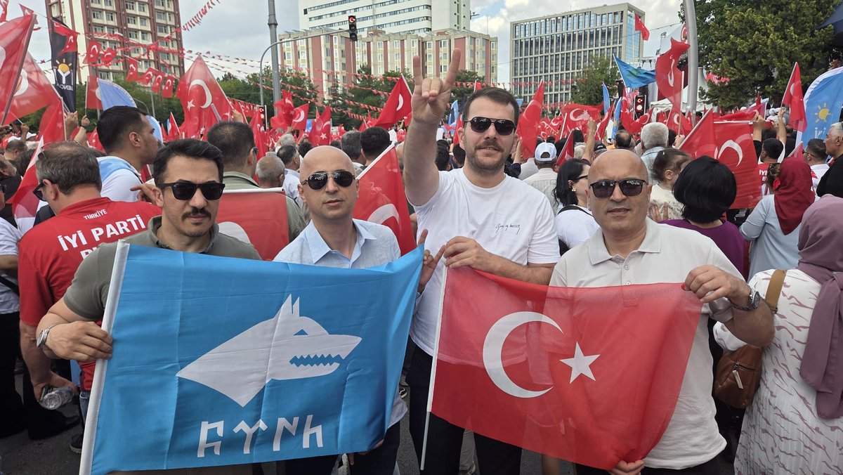 bir__der's tweet photo. Ankara’da düzenlenen “Bayrak” mitinginde BİRDER olarak yerimizi aldık. https://t.co/esLQd4O91B