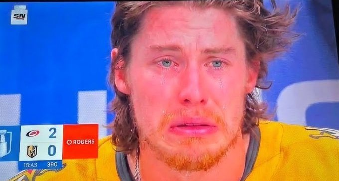 Ozoon_CA's tweet photo. Mitch hearing Gavin Mckenna’s name being called by Bieber and seeing Auston’s welcome video https://t.co/HHfofPoJf1