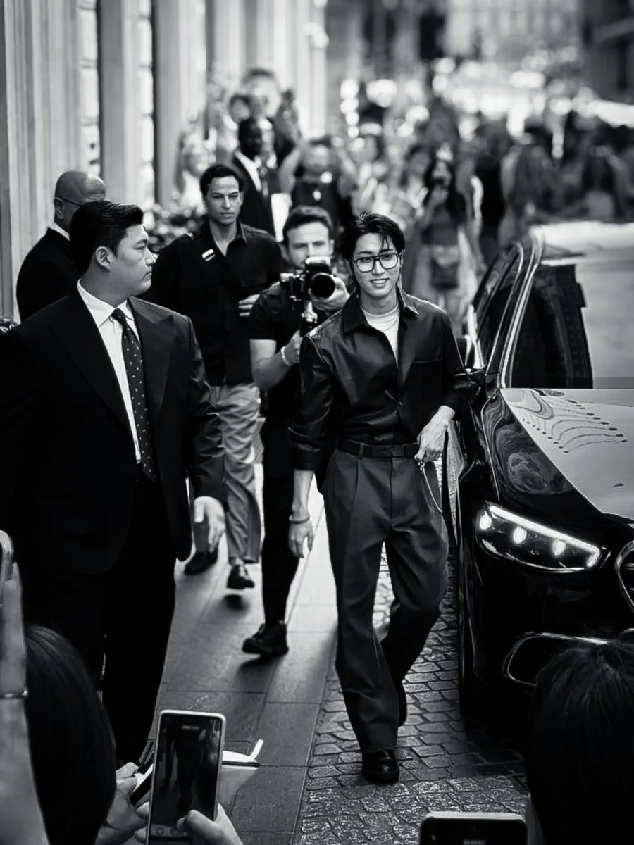 hananddaisy's tweet photo. some of my favourite HAN's photos from MFW 🥰

HAN TODS FASHION ICON
#HANxTods #HANxTodsSS27
@Tods https://t.co/sTDEcybtmO