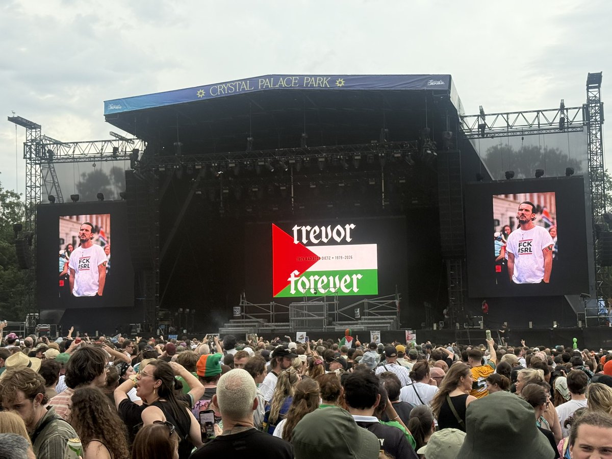KNEECAPCEOL's tweet photo. Rest in Power Trev ✊🏼 https://t.co/zMhRAV4zVO