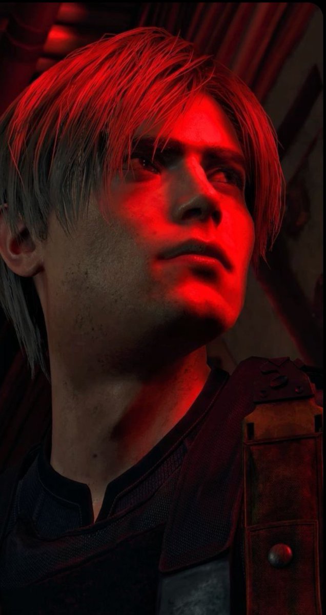 bisexualbozo's tweet photo. why does he look extra fine in red lighting https://t.co/xAbTXVaJGY