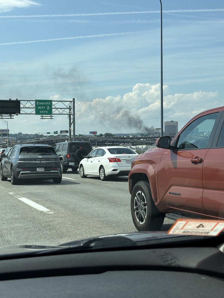 bscoops's tweet photo. Car fire https://t.co/goIfCwtzpy