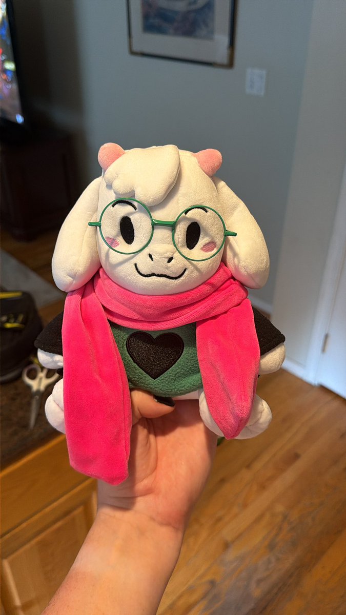 EffDesu's tweet photo. AAAAAAAAAA THE LIL GUY IS HERE ❤️❤️❤️❤️❤️❤️❤️❤️❤️❤️❤️❤️❤️❤️❤️ https://t.co/MXO5DhHcJ5