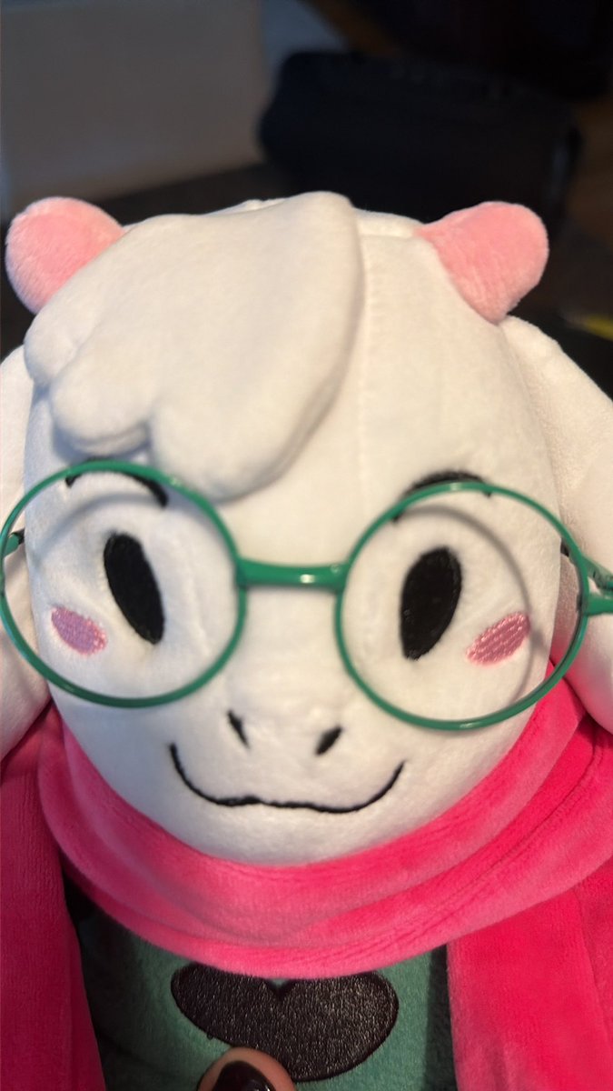 EffDesu's tweet photo. AAAAAAAAAA THE LIL GUY IS HERE ❤️❤️❤️❤️❤️❤️❤️❤️❤️❤️❤️❤️❤️❤️❤️ https://t.co/MXO5DhHcJ5