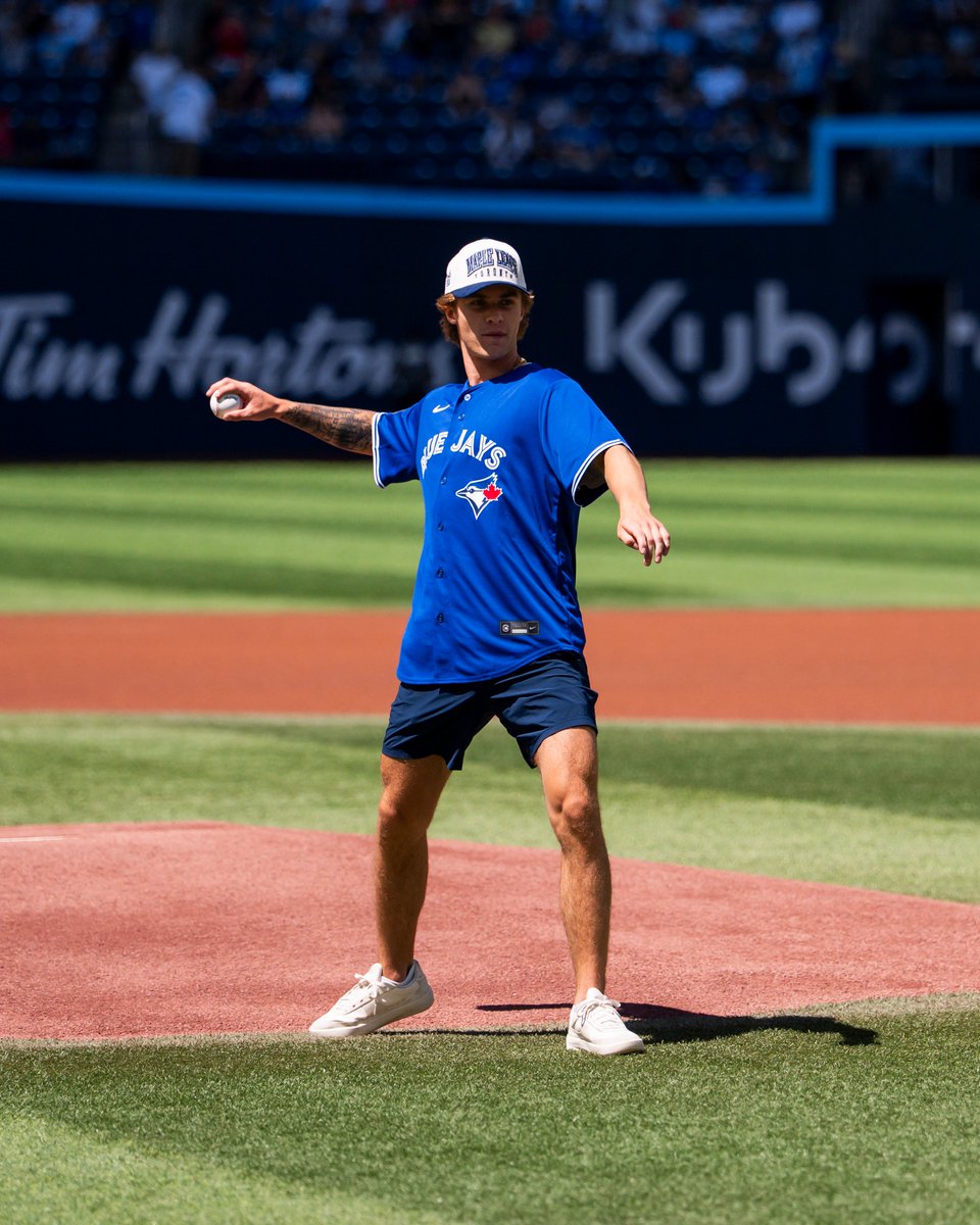 BlueJays's tweet photo. 🗣️ MR. MCKENNA 🗣️

First Overall Pick Gavin McKenna threw today's First Pitch! https://t.co/IdqHzifrGF