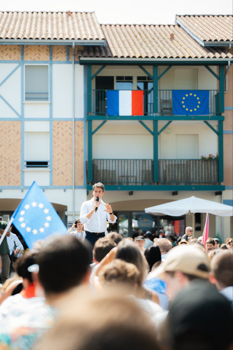 AttalPresident_'s tweet photo. C’était Sanguinet ! 

Jeunesse fière et sûre de ses valeurs et forces vives économiques et locales des Landes réunies autour de @GabrielAttal pour un grand rassemblement d’été pour porter ensemble un message d’espérance et d’ambition pour notre pays !

Rejoignez-nous dans cette aventure pour le pays ! 🇫🇷

➜ https://t.co/SztkmQ3zsX