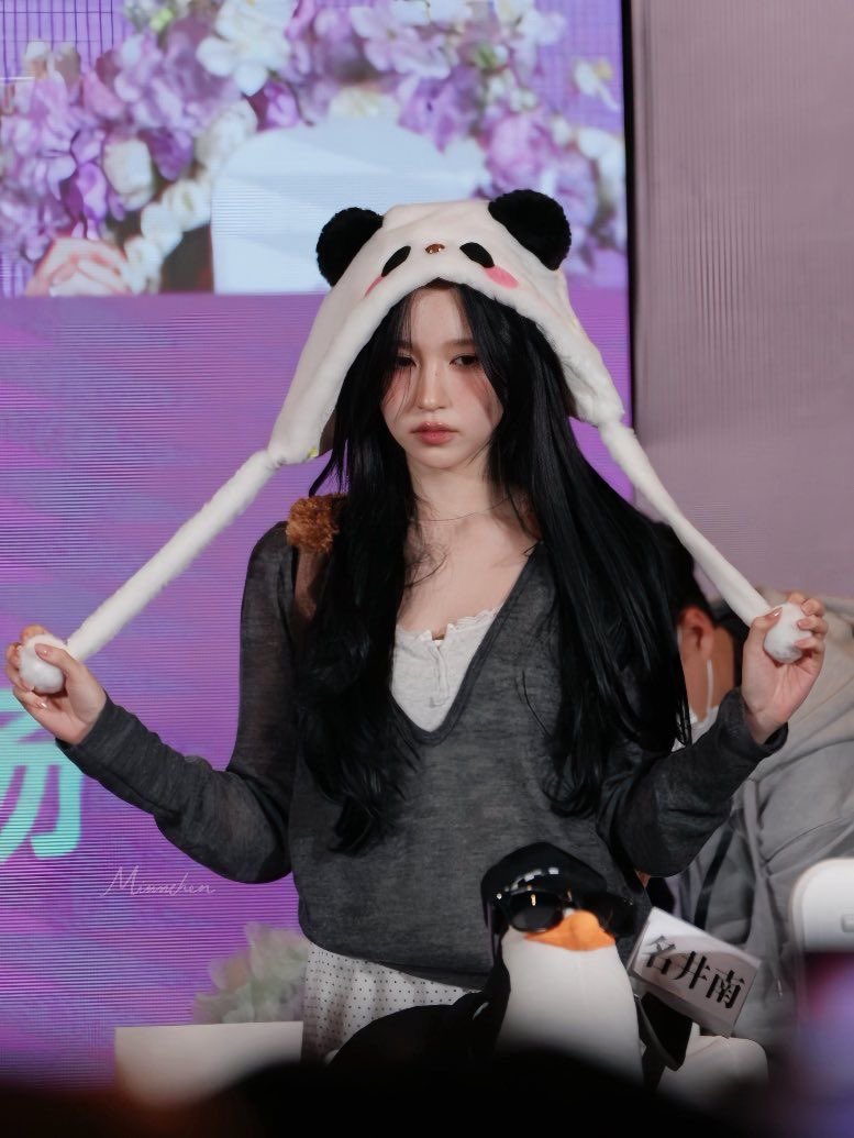 myouigraphhq's tweet photo. Cute Mina @ 251115 ‘THIS IS FOR’ Shanghai fan sign event. 🐧❤️

#MINA #미나 #TWICE #트와이스 https://t.co/lO9CHXAyHC