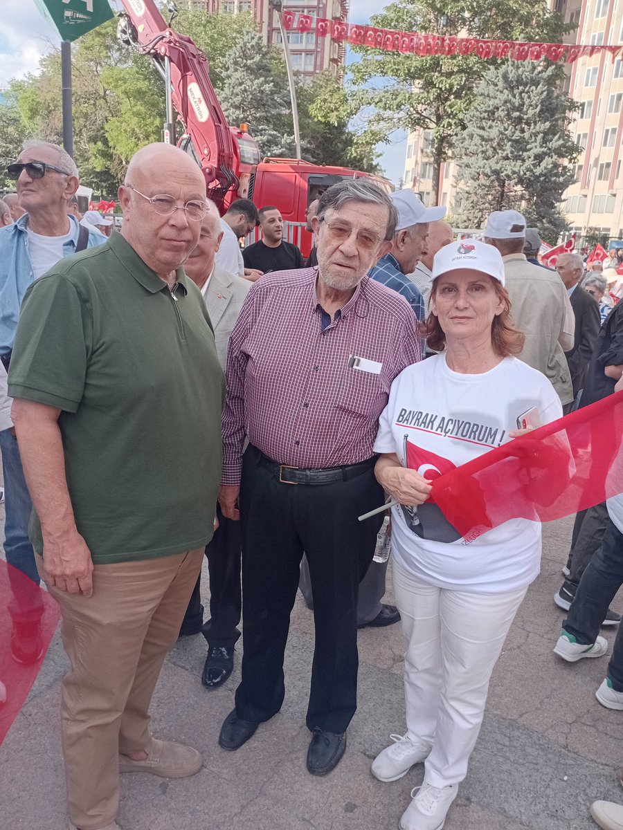 iyiphaber's tweet photo. MHP Eski Mvekillerinden
Ülkü devi Şevket Bülent Yahnici'de
Tandoğan'a mitinge gelenlerdendi.

Şevket Bülent Yahnici ve
İYİ Parti Yenimahalle ilçe Bşk.
Sevgi Yalav
@SevgiYALAV06

🇹🇷#BayrakAçıyorum. https://t.co/SkEVv7CzYT