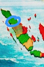 300idr's tweet photo. @kanch7 @Rainmaker1973 Yang saya lingkari : banyak keberagaman antara islam dan kristen
Warna hijau dibawah lingkaran : mayoritas muslim

Mengenai persentase, kamu bisa bertanya dengan AI https://t.co/Q0eN5Ey4mg
