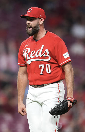 LanceMcAlister's tweet photo. Good for Tejay.....
Tejay Antone has allowed just 1 earned run over his last 15 appearances.

His 0.57 ERA in that time ranks 3rd among relievers with 14.0+ innings pitched.

His 12 appearances in June are T-2nd among all NL pitchers.

Season: 2.38 ERA, 21 appearances, 20 K in 22.2 innings.

Batters are just 4 for 41 with 13 K on his sweeper.

#Reds