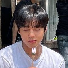 kkuldotcom's tweet photo. 🩺🖊️ ¦ you'll just have to taste me
a #shse smau where suho and sieun are roommates at university. it's finals week, and suho starts having strange dreams. sieun wants to make them a reality. https://t.co/qQQyw4tA3B