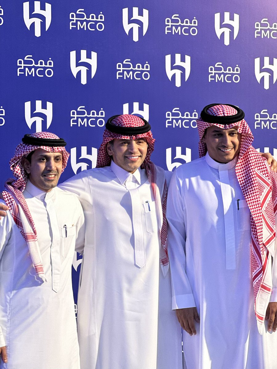 SamiAlharirii's tweet photo. تشرفت الليلة في العمارية بحضور حفل
توقيع شراكة مميزة ما بين الهلال وشركة
فمكو لمدة 3 سنوات قادمة في شراكة تجمع
مابين الخبرة التشغيلية و الريادة الرياضية
لتحقيق قيمة و أثر مستدام للطرفين ..
و لا أنسى أُشيد بشركة رفد للتسويق التي
أشرفت على الحفل وقدمته بشكل عظيم
يليق بكلا الطرفين و يليق برفد 👍💙
و أشيد بالحديث المميز لممثل شركة فمكو
الأستاذ حمد العمار عن الهلال و جماهيره ..
أخيرًا :
يشهد الله بأننا نفرح بأي تقدم للهلال
مثلما نفرح لأنفسنا .. الهلال مكان الروح 💙
#الهلال_شراكة_فمكو 
#سامي_الحريري