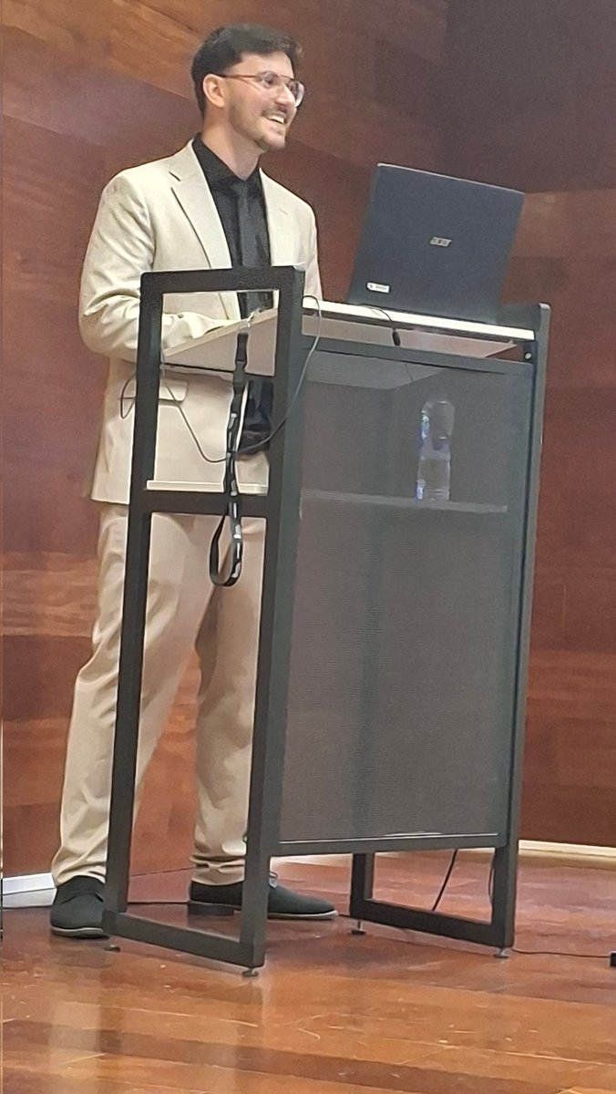 junco_tere's tweet photo. Muchas felicidades a Adrián Melián Henríquez,  nuevo doctor con mención internacional en la #ulpgc
Brillante exposición y defensa de su Tesis Doctoral sobre Trypanosoma evansi y sus potenciales vectores. 

@combat_proj @ulpgc @iUIBS_ULPGC @ulpgcresearch https://t.co/o1iFd51irF