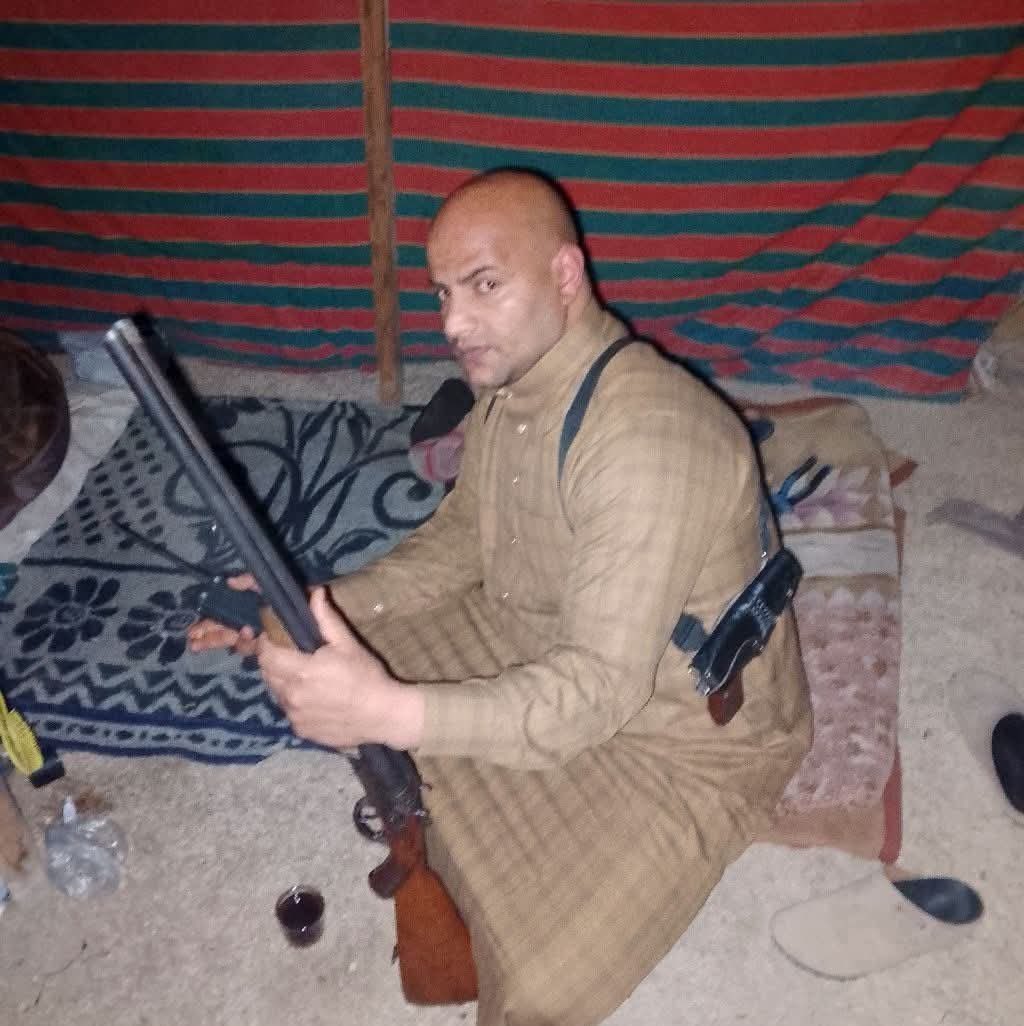 egyptian_yousif's tweet photo. BREAKING🚨🇪🇬🚨;

Two men opened fire on a Coptic Orthodox monastery  in Egypt.
In Fayoum, two private security guards stopped a car carrying two monks from Deir al-Malak Gabriel Abu Khashaba during a land dispute. One of the guards opened fire with a shotgun, hitting Father Yustus al-Naqluni in his left leg and foot with pellets. Another monk in the car was also injured. Father Yustus was taken to Fayoum General Hospital, where doctors removed the pellets and treated a fracture in his foot.
This is not a random incident. Coptic monasteries across Egypt have been facing repeated attempts to seize their land, often backed by local groups and weak government protection. When monks try to defend their property, they are met with violence.
This kind of attack on Coptic clergy reveals a clear pattern: Christian religious sites and properties are treated as easy targets in parts of Egyptian Muslim society, while Copts are viewed as second-class citizens who can be attacked with little consequence.