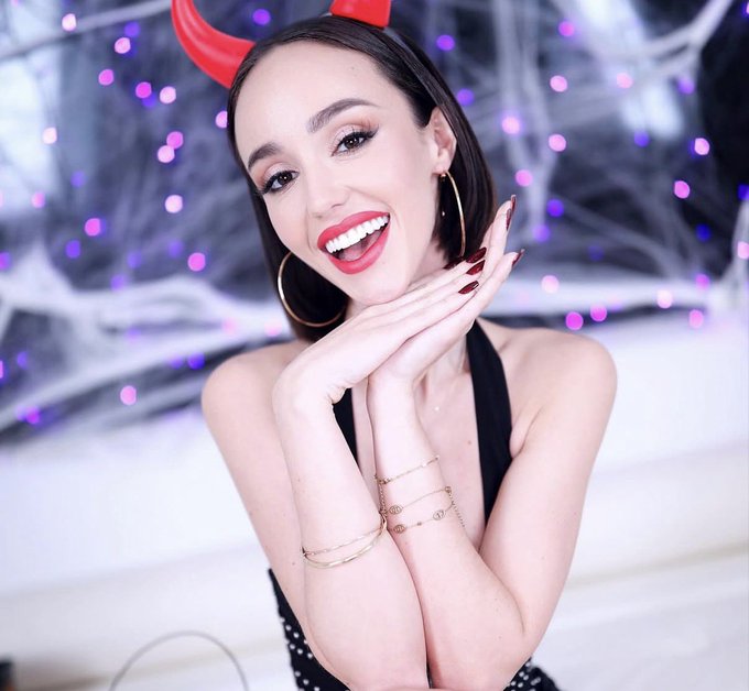 Angel - 3 pic. 🚨MISSING ADULT PERFORMER 🚨 HELP! I am very worried about my best friend who is currently missing. Her stage name is Christina Sage. If you know her recent whereabouts please contact me immediately!! I am in contact with her family and we cannot locate her and she has deleted https://t.co/ZCP1mZyU1B