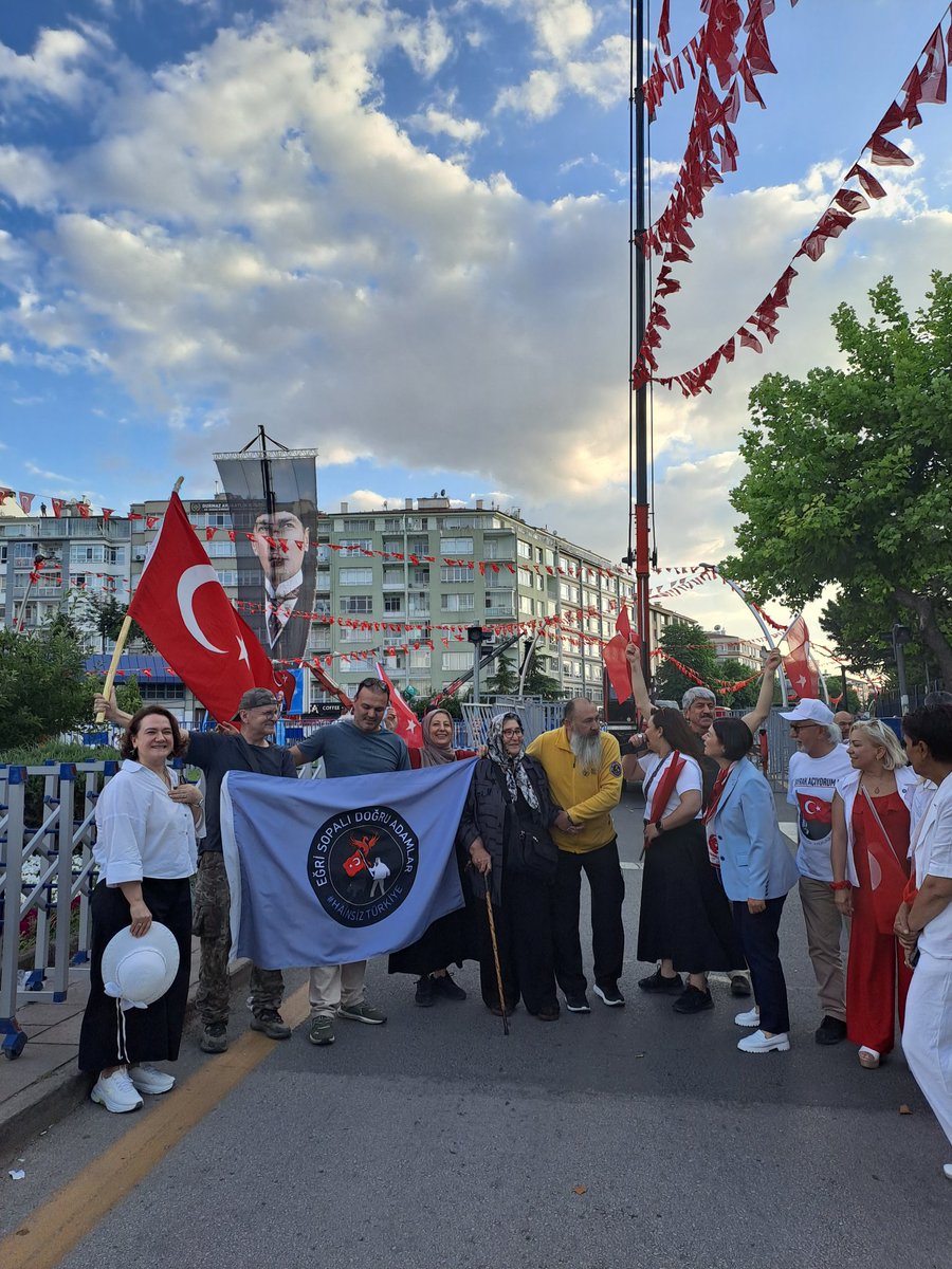 Erdagi3606's tweet photo. Adaletsizliğe, hukuksuzluğa,liyakatsızlığa #BayrakAçıyorum https://t.co/2NDjGuZdG1