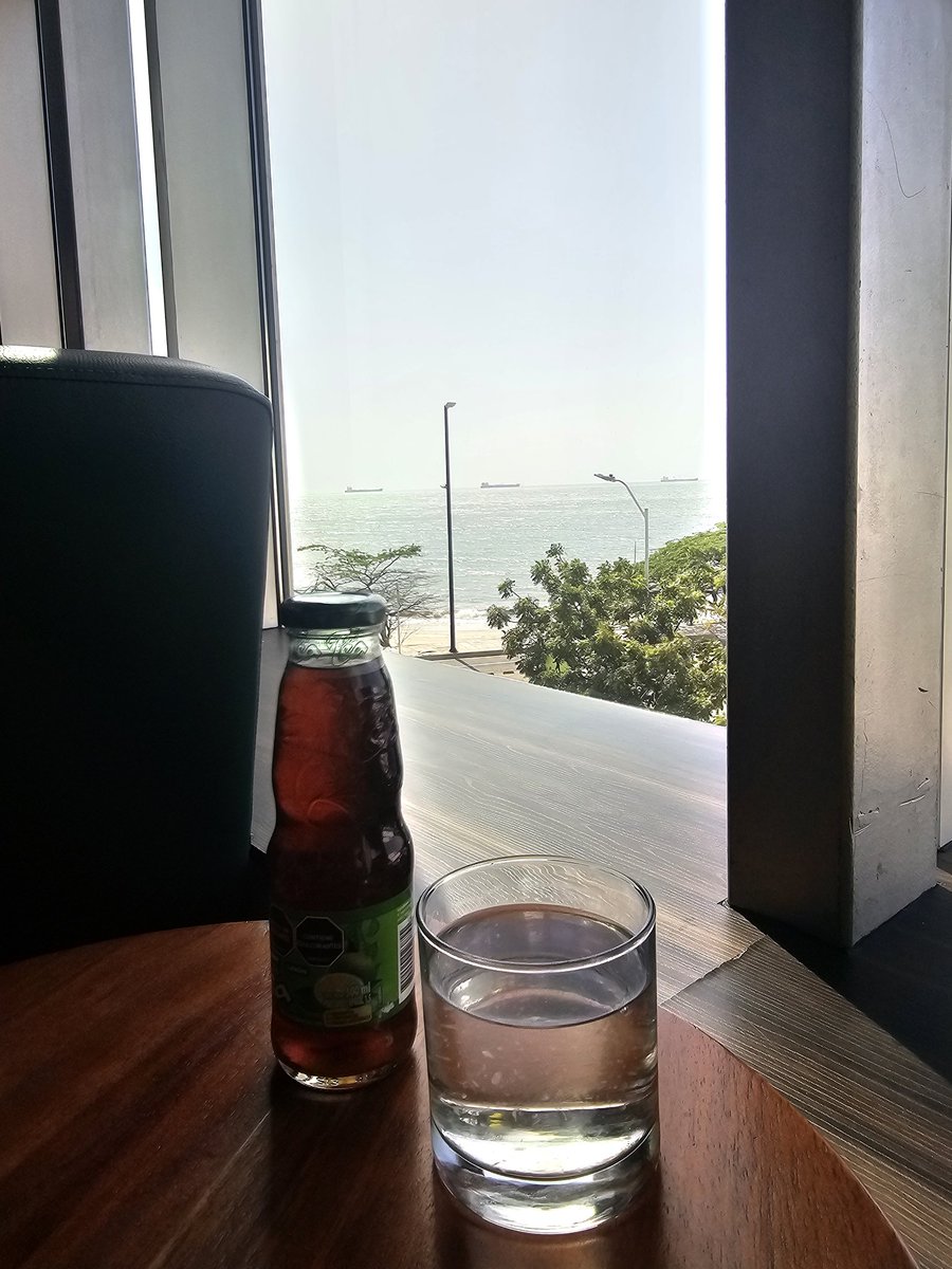 agtmengineer's tweet photo. Santa Marta's airport in colombia.

You can dip into the ocean before or after your flight. https://t.co/Hc6FH51RMl