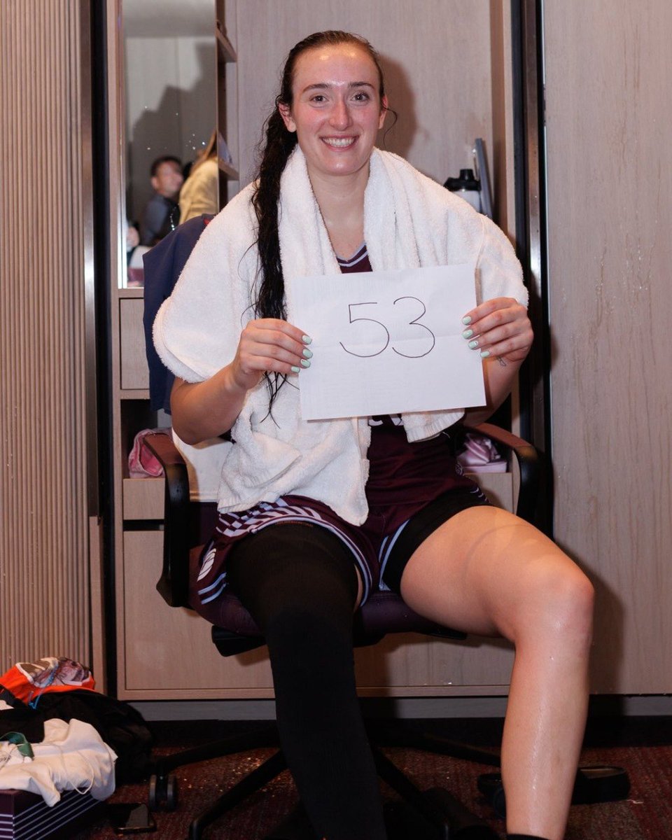 NBALatam's tweet photo. Marina Mabrey registró 53 puntos y alcanzó el récord histórico de anotación en un partido de la WNBA 🔥

Ahora son 3 las jugadoras que han anotado esa cantidad de puntos en un juego: Liz Cambage, A'ja Wilson y ella 🔝

Vía IG/torontotempo https://t.co/Klzz6B9pCX