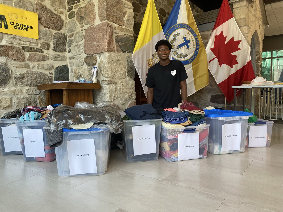 ssvpbrant's tweet photo. Never underestimate the difference you as one person can make! A great big thank you to Tomi, Ms. Perras and the Sacred Heart Parish youth group for organizing and running a very successful clothing/food drive for us!!! Great start to the summer!!!👏🙏🎉❤️ @shcsparis @SJCEagles https://t.co/klk9ADBZCe
