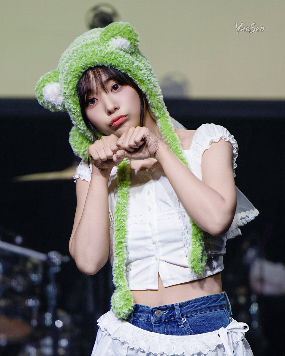 QWER_YeoSeo's tweet photo. 260614 디마뮤 QWER 세레모니 막팬사 대장님         

#QWER #시연 #Siyeon https://t.co/andgsagQCY