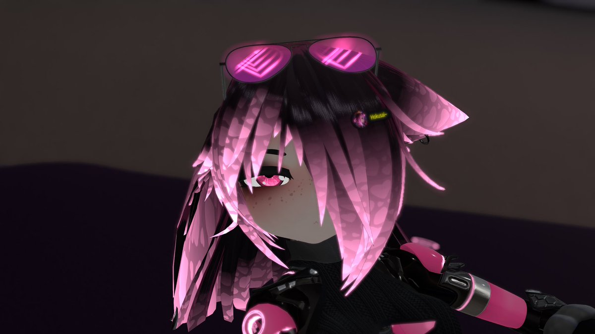 HokusaiVR's tweet photo. an old picture of when i accidentally broke the rig on my hair and caused my right ear to deflate...

how sad!

#vrc #vrchat
📸: @ERR04VR https://t.co/FD20ngYz4M