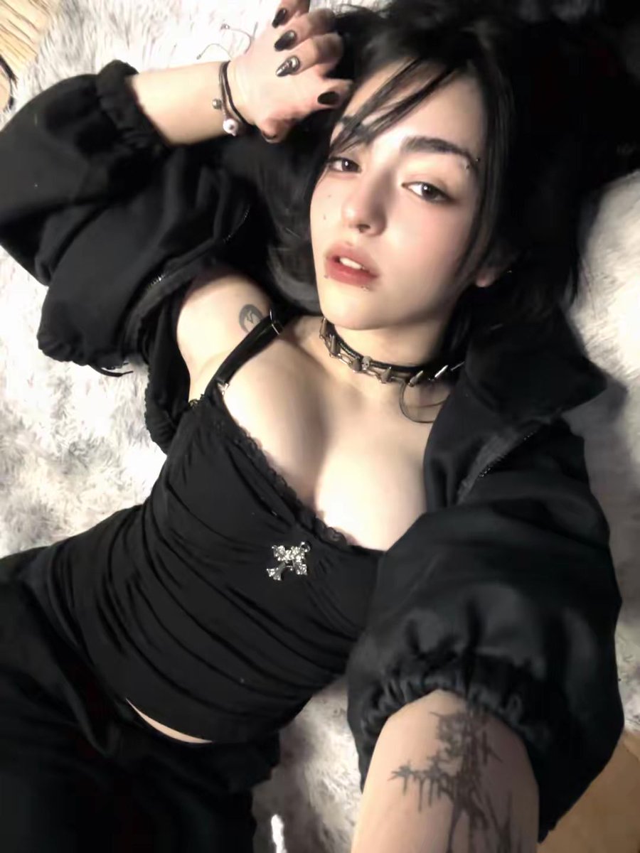 dazzlingkiki's tweet photo. check the comments for spicy version 🫣 https://t.co/WNvxrqMaWh